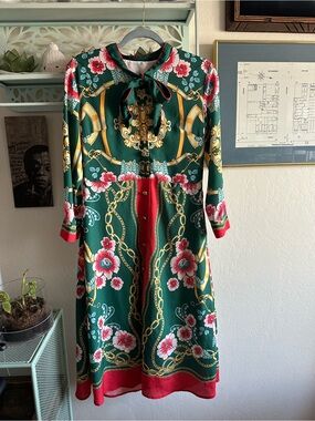 Green Floral Tie-Neck Midi Dress with Chain Print